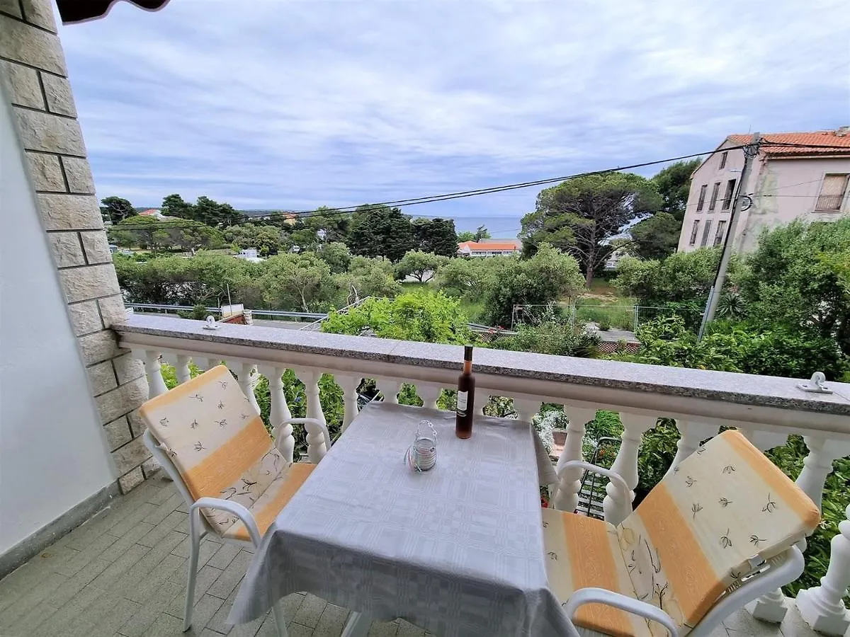 Banjol Apartment House Kastelan