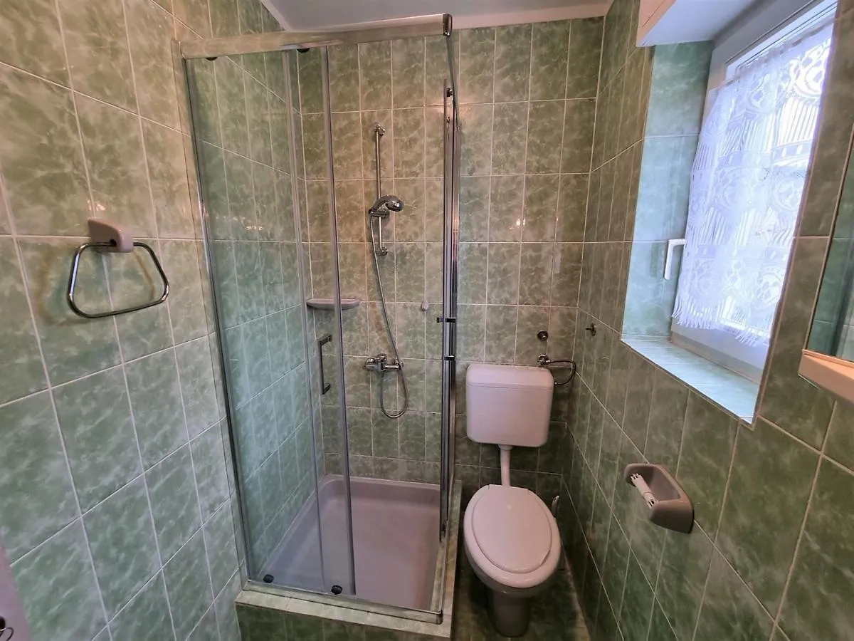 Apartment House Kastelan Banjol Guest house