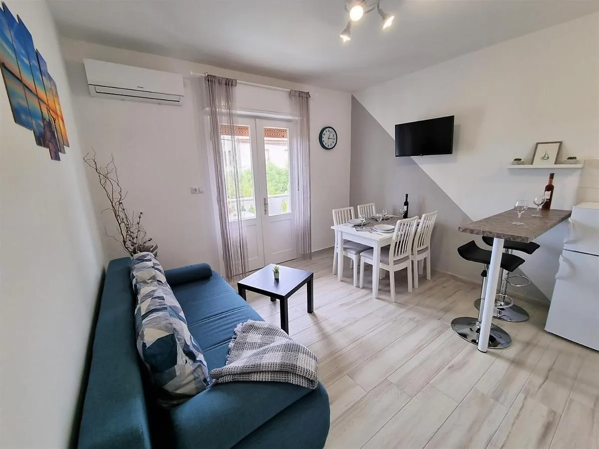 Guest house Apartment House Kastelan Banjol