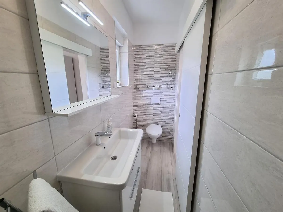 Apartment House Kastelan Banjol 0*,  Croatia