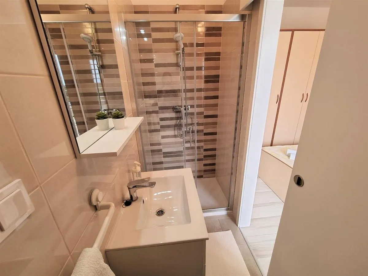 Apartment House Kastelan Banjol 0*,  Croatia
