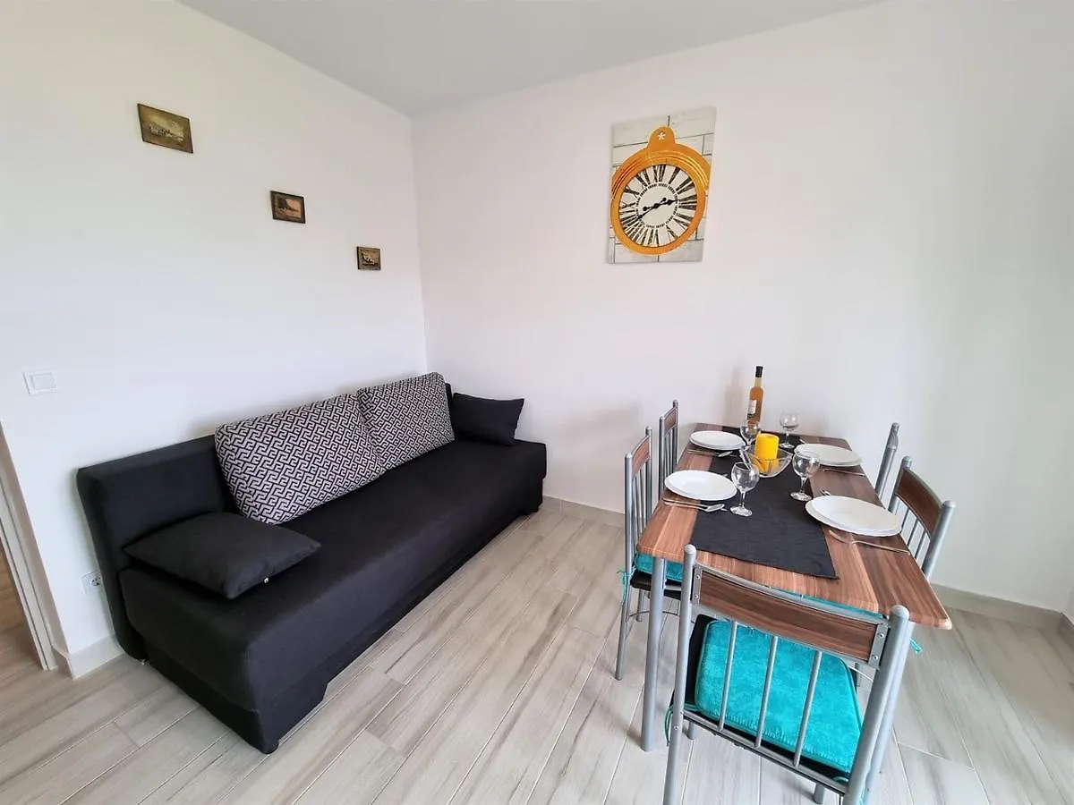 Apartment House Kastelan Banjol 0*,