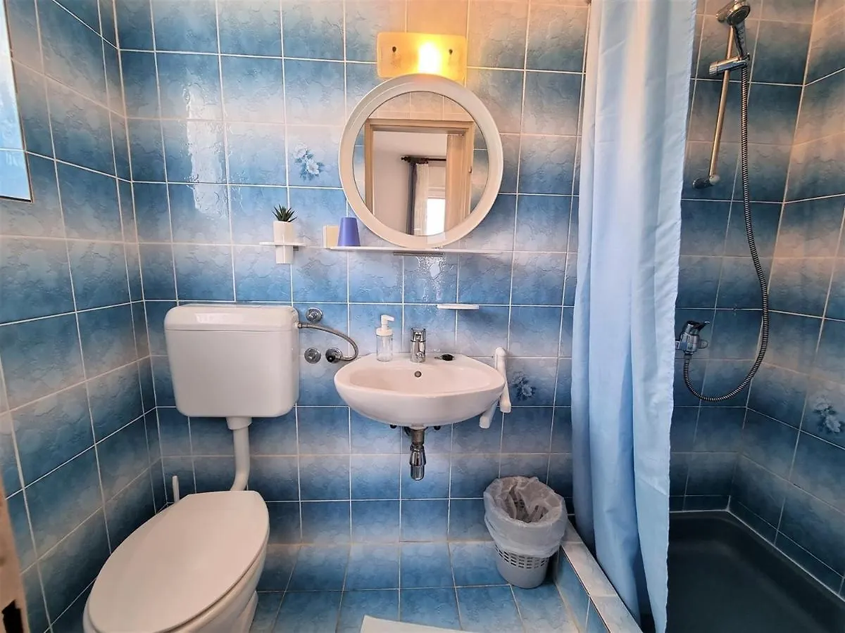 Apartment House Kastelan Banjol 0*,