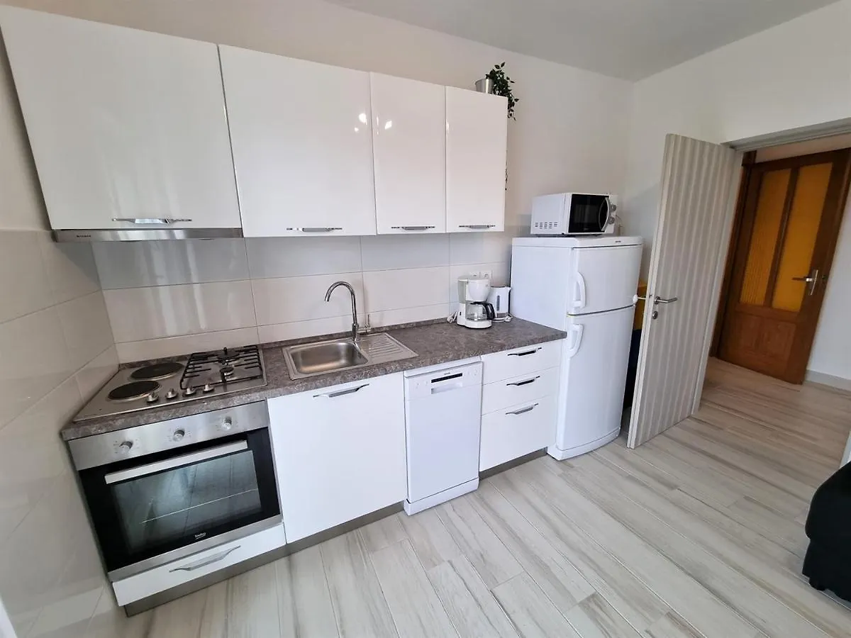 Apartment House Kastelan Banjol 0*,  Croatia