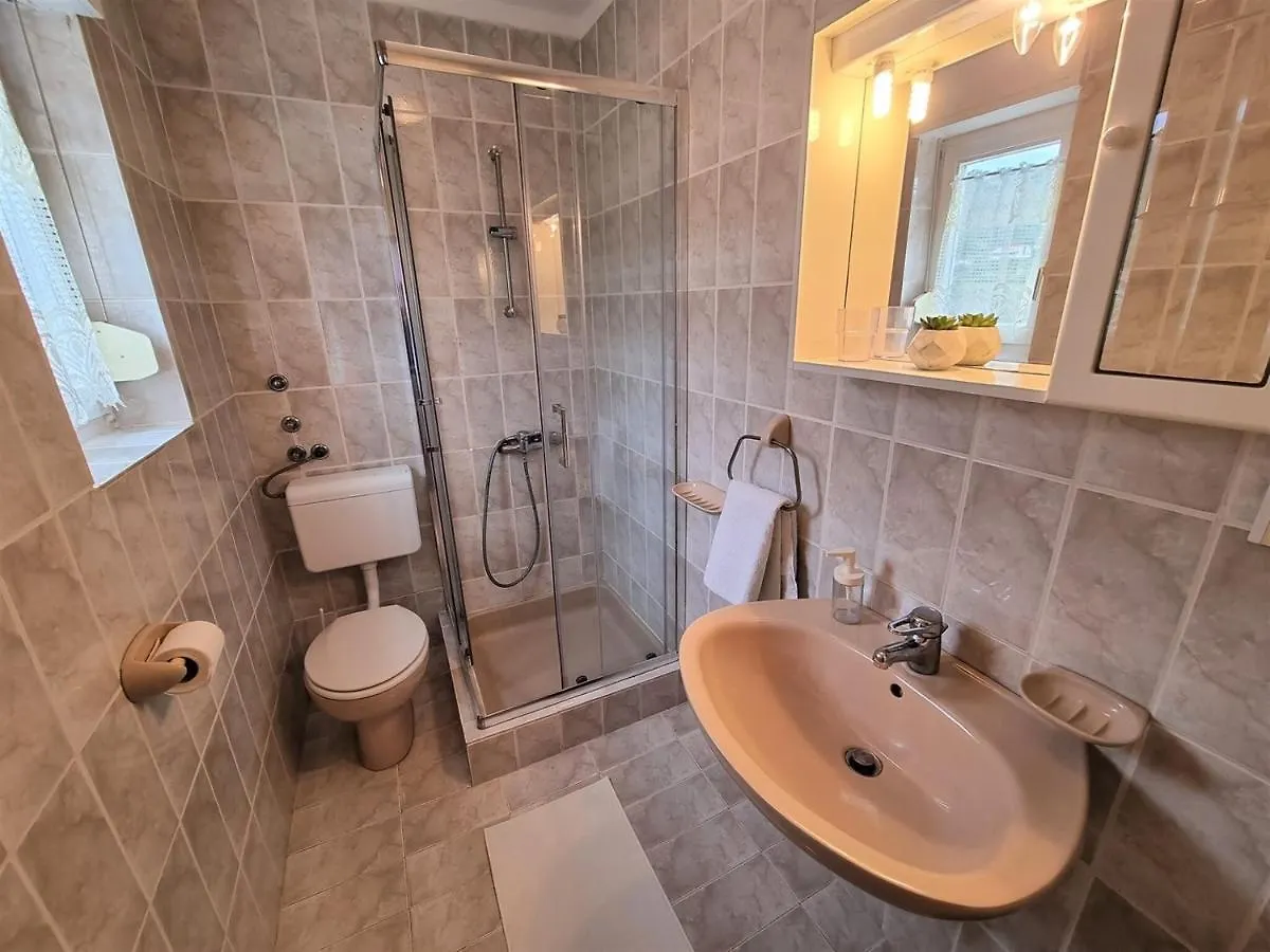 Apartment House Kastelan Banjol